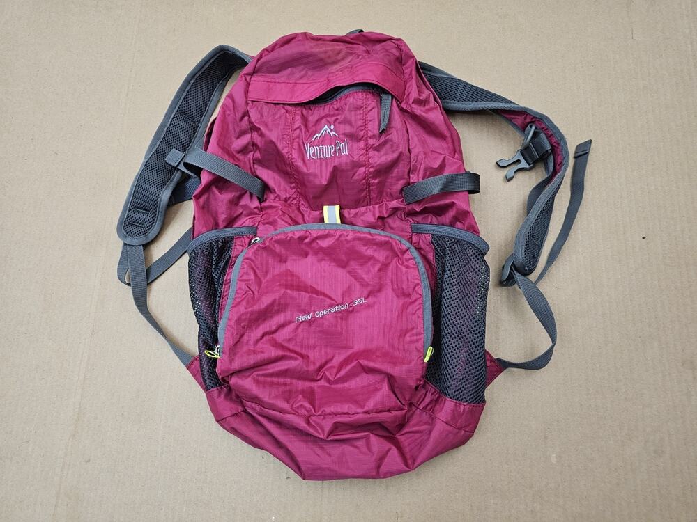 VENTURE PAL Field Operation 35L Travel Hiking Lightweight Packable Red